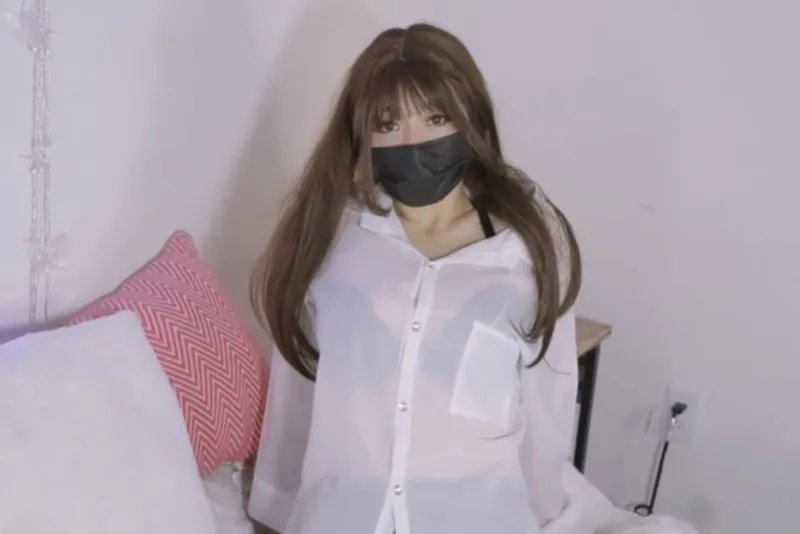 在家裡的沙發上隨意做愛 小水水