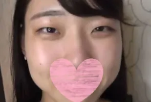 FC2PPV-4622078 與時尚業餘素人女孩進行中出性愛