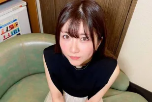 FC2PPV-4737444 夏天給可愛美女中出是我人生目的