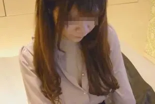 FC2PPV-4584276 苗條妻子出軌丈夫以償還債務