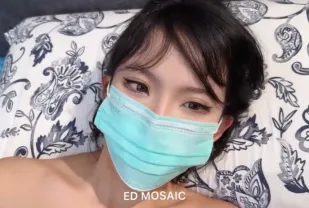 EDmosaic 現役女大生19歲秋刀魚原本綠播突破尺度玩按摩棒