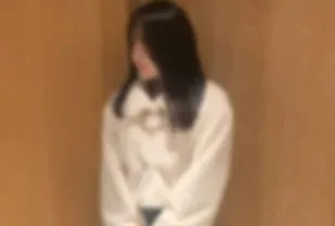 FC2PPV-4661749 害羞可愛的年輕妻子