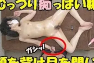 FC2PPV-4504957 胸部較小的女孩來到診所
