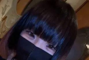 FC2PPV-4678453 她超級可愛的休閒服裝就像漫畫裡的一樣