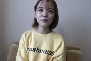 FC2PPV-3105678 令人震驚的美女擁有潛在偶像面孔