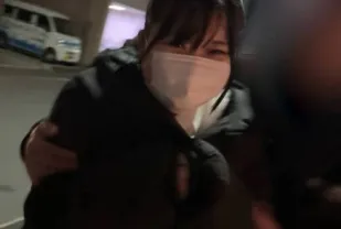 FC2PPV-4619584 她很可愛而且超級敏感