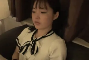 FC2PPV-4738261 鄉下上京無邪氣純真清純小姐