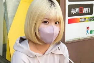 FC2PPV-4659454 一個金髮大屁股被人從後面猛幹
