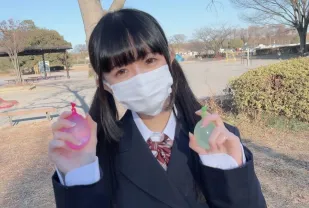 FC2PPV-4327193 她的理性因女孩的可愛褲子和溢出愛液崩壞