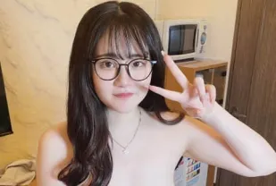 FC2PPV-4653783 安娜的白色皮膚