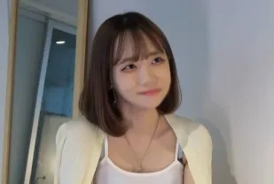 FC2PPV-4647381 如果幫助隔壁的苗條美女的話