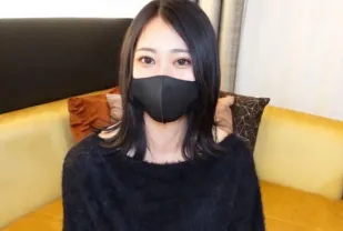 FC2PPV-3179736 網紅女說想上傳一些東西到社交影片網站所以我幫她拍了