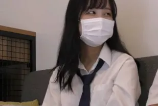 FC2PPV-3198921 剛剛進入青春期的處女高中生