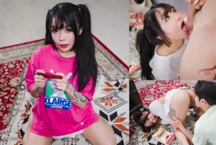 EDmosaic 潮吹+口爆吞精！櫻花妹跟哥哥在家玩遊戲機，哥哥看著渾圓的屁屁忍不住舔上去，櫻花妹被哥哥玩弄身體瘋狂高潮！