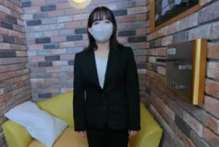 FC2PPV-4813109 看起來很嚴肅的蕩婦直接從工作場所到情侶酒店