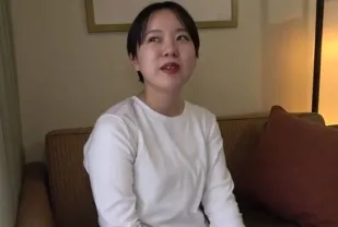 FC2PPV-3012843 現役女優也能在裡面射精