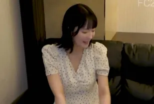 FC2PPV-3697801 白皙皮膚F罩杯美女