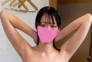 FC2PPV-4618326 單純纖細美乳