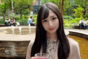 FC2PPV-2972866 外表光鮮亮麗的OL因為關係而被同事們疏遠