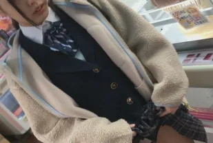 FC2PPV-1212930 清純白皙的女孩