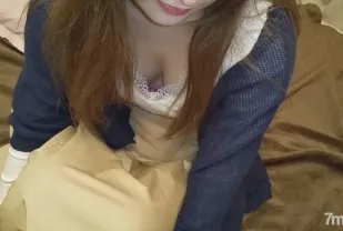 FC2PPV-1216383 年輕貌美的人妻為了逃避還款而失蹤