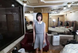 FC2PPV-4575736 纖細E罩杯敏感美女與濃烈生中出性愛特寫