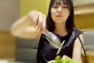 FC2PPV-4867354 從青森來京的白皙長毛少女重逢請求讓我懷孕顫抖著粉紅色乳頭和E杯美胸身體劇烈抽搐巨大陰莖射出濃稠精液在體內爆發導致懷孕