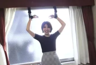 FC2PPV-1783634 美麗優雅的妻子回到家中被捆綁蒙眼並被各種情趣玩具玩弄