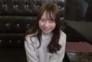 FC2PPV-3255059 容易被說服的害羞女孩