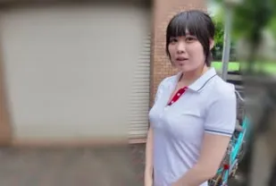 FC2PPV-4717853 田徑社G罩杯學妹賽前展示雪白美艷裸體