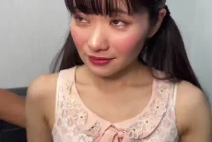 FC2PPV-4548750 反應超可愛的20代女孩無套中出性愛