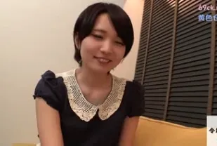 FC2PPV-1196467 兼職的女孩第一次體驗陰道高潮