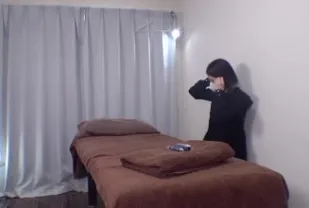 FC2PPV-4721615 看起來認真可愛皮膚也漂亮的OL風女性又來店了