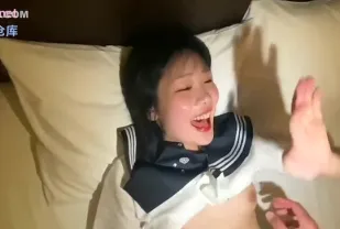 FC2PPV-3283840 純真十八歲少女首拍成人儀式