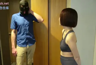 FC2PPV-4881391 分享身體第13章後篇女友男友不在時男友朋友來訪誘騙瑜伽中的她遭受NTR
