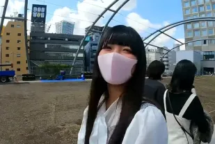 FC2PPV-3274693 十八歲處女首嘗車內亂交慘射失身