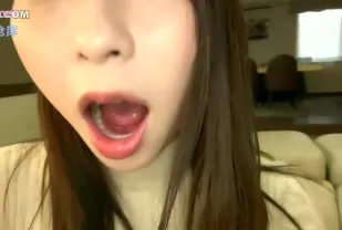 FC2PPV-4266891 巨乳人妻被逼面前自瀆求插狂顛