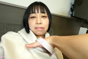 FC2PPV-4335184 醜陋長澤麻美熟女白天偷情開腿