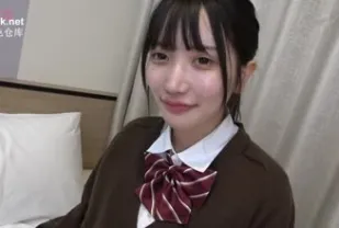 FC2PPV-2519228 頂著可愛臉蛋卻擁有H罩杯巨乳制服下隱藏
