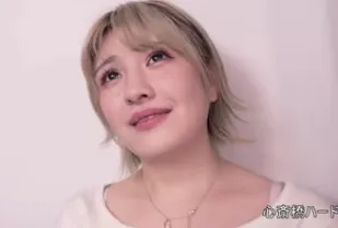 FC2PPV-4722539 毛茸茸白皙蕩婦舞者辣妹老婆性慾爆炸邊緣