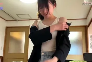 FC2PPV-4923676 嬌小人妻熟睡被後插慘遭射爆