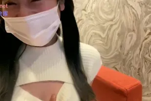FC2PPV-3157569 性感誘人的白衣咖啡妹慘