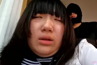 FC2PPV-4921378 十八歲少女三度處子羞澀歡愉內射