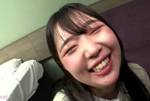 FC2PPV-4915171 處女新人狂舔十八公分射爆不停