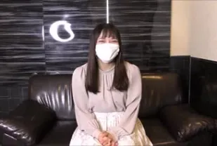 FC2PPV-4591912 白皙女大Emi無套內射
