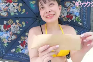 FC2PPV-4685185 少女夏日海灘首穿比基尼激戰遭射