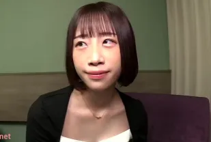 FC2PPV-4963391 剛入職羞澀美少女狂舔雙射失身