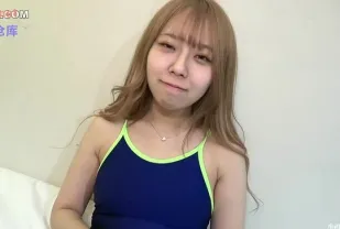 FC2PPV-4621788 初次露臉女優校服激戰開苞