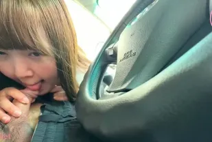 FC2PPV-4949544 久別熟女街頭口交車內高潮