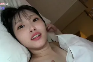 FC2PPV-4472761 白膚黑髮美女酒店雙吞